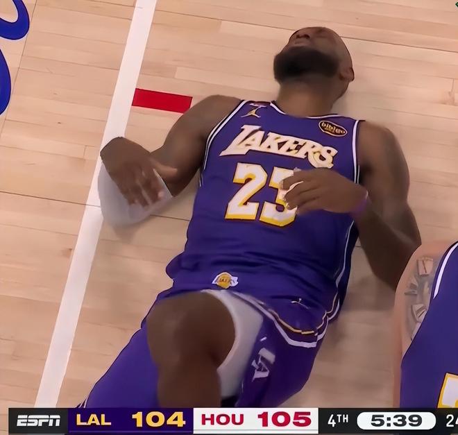 勒布朗半场轰18分刷新纪录 湖人逆转火箭稳住西