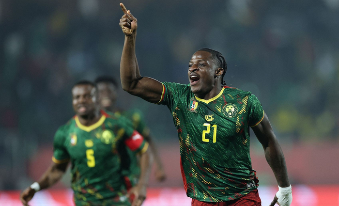 国足0-2负喀麦隆 张玉宁林良铭闪耀赛场