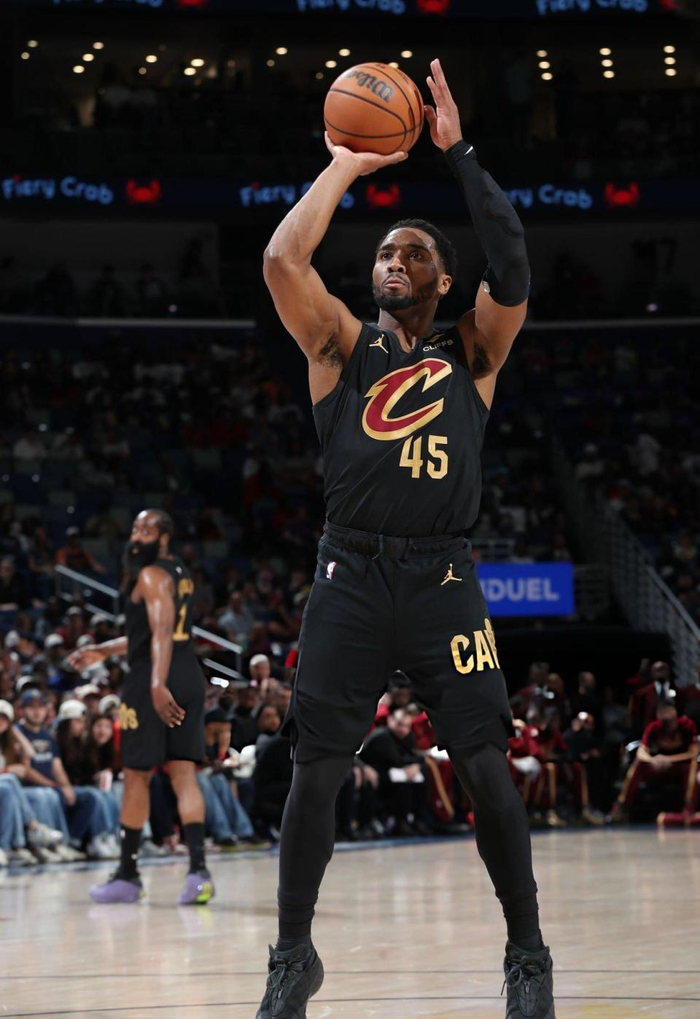 米切尔末节爆发率队逆转 骑士客场111-106掀翻鹈鹕