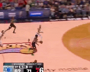 76人VS魔术激烈对决 埃奇科姆冲突引爆全场