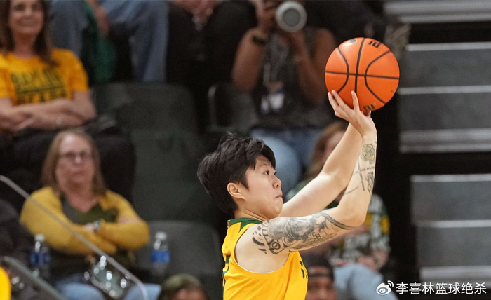 邓雨婷NCAA首秀惊艳 中国女篮小前锋新星崛起