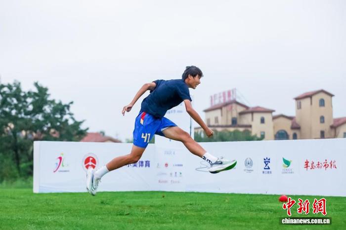 青岛海滨专业球场揭幕足高运动嘉年华：融合足