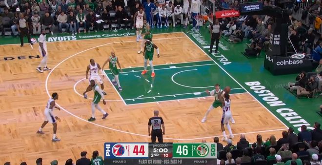 76人新秀埃奇库姆单场30+10助76人客场逆转凯尔特